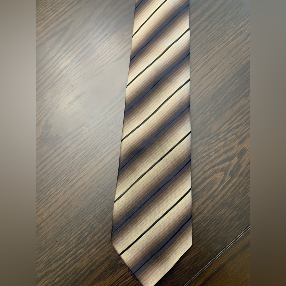 Van Heusen striped tie